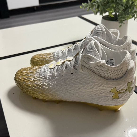 NEW Under Armour Gold and White Sports Cleats - Picture 1 of 6